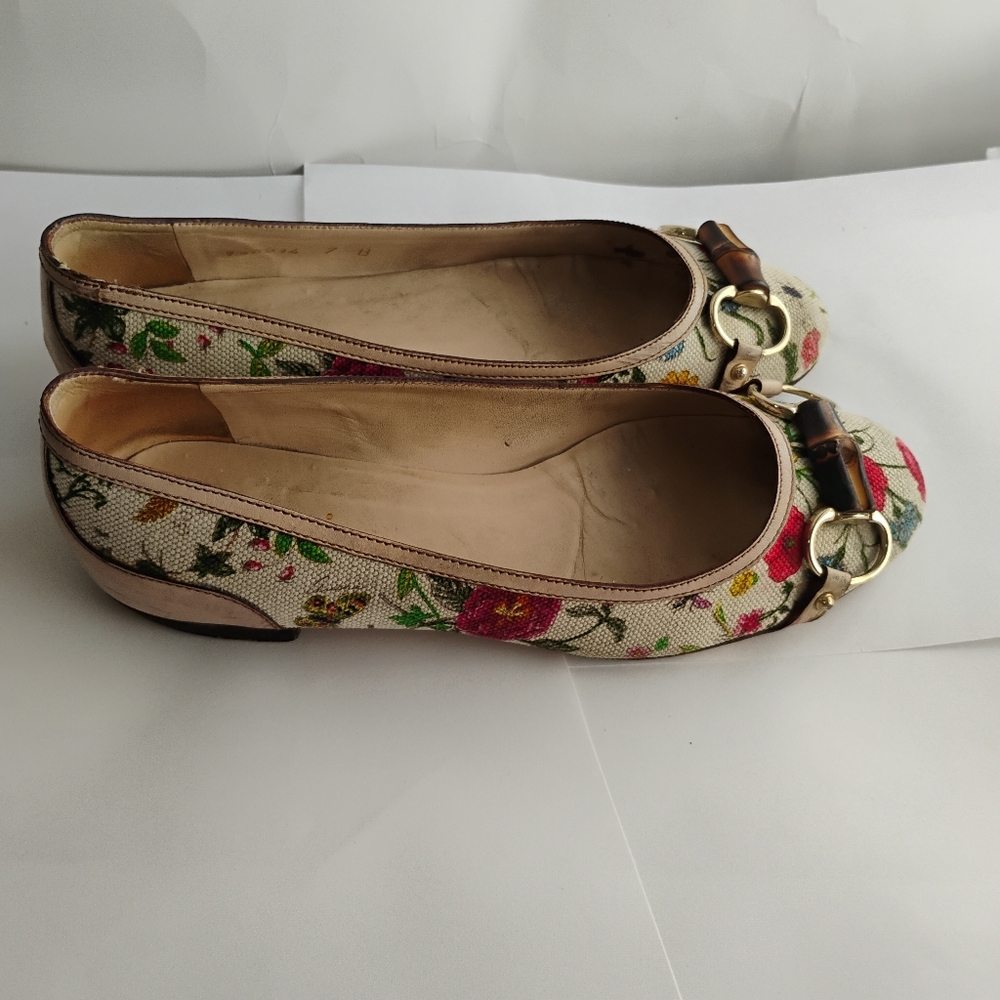 Gucci Floral Canvas Ballet Flats with Bamboo Horsebit - Cream, Red, Green, Brown - Picture 7 of 16